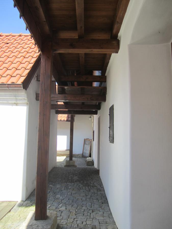 Luže 鸽舍壮丽女王旅馆酒店 外观 照片