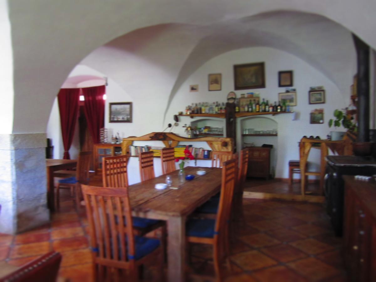 Luže 鸽舍壮丽女王旅馆酒店 外观 照片