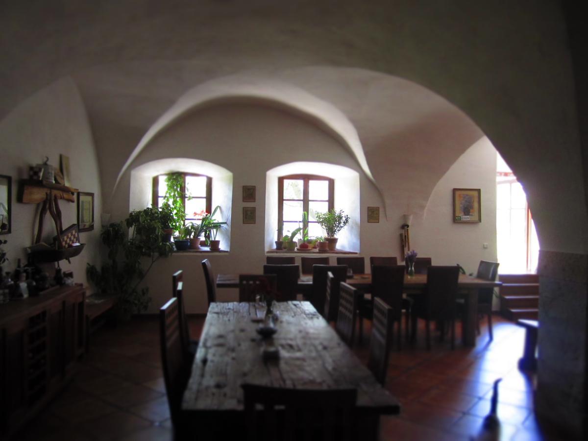 Luže 鸽舍壮丽女王旅馆酒店 外观 照片